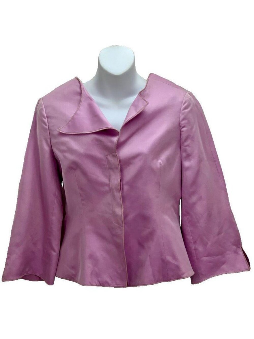 Elegant Giorgio Armani Women's Silk Blazer With 3/4 Sleeves & Illusion Back